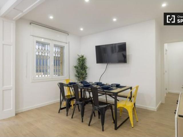 Preciosa habitación en alquiler en apartamento de 5 dormitorios con terraza en Sants
