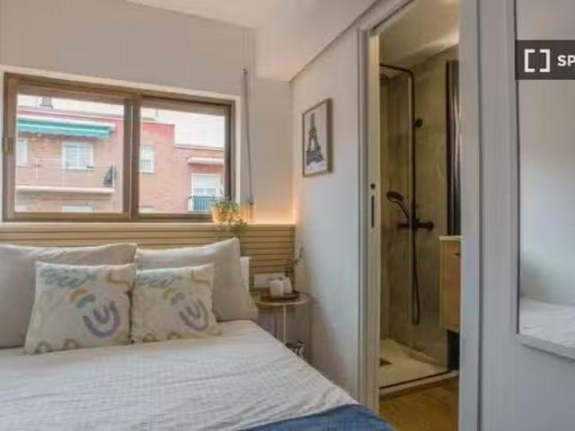 Preciosa habitación en alquiler situada en Madrid