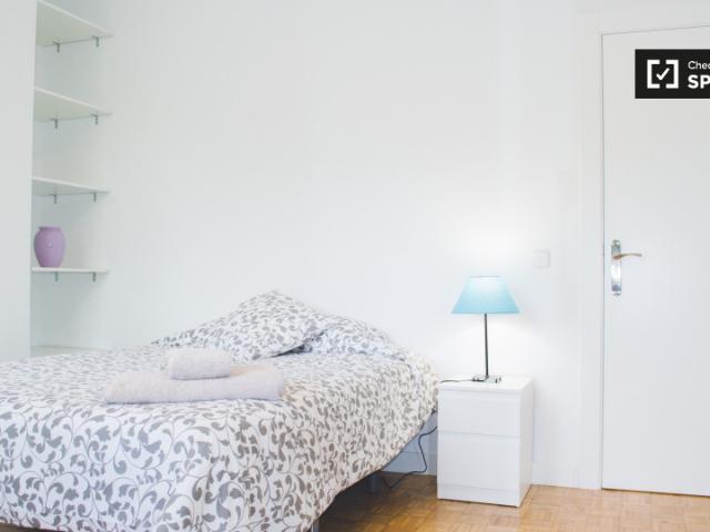 Preciosa habitación en piso compartido en Imperial, Madrid
