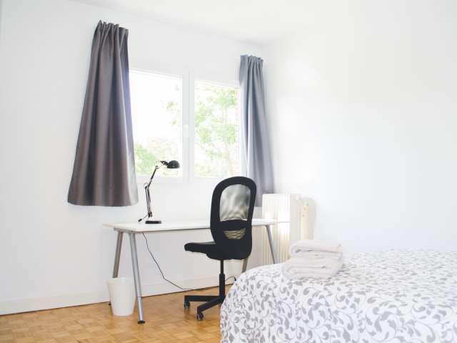 Preciosa habitación en piso compartido en Imperial, Madrid