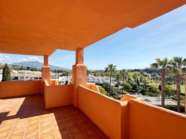 Preciosa Oportunidad de Ático 3 Dormitorios con magníficas vistas en El Paraiso