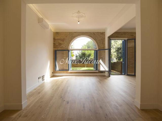Preciosa planta baja amueblada en Bonanova 200m²