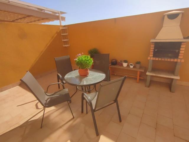 Preciosa planta baja con enorme terraza privada y piscina en Formentera del Segura