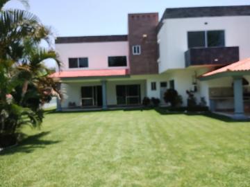 O P O R T U N I D A D. REMODELADA ACABADOS DE LUJO, CINCO RECÁMARAS. EXCELENTE UBICACIÓN