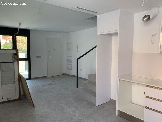 PRECIOSAS VILLAS DE 3 DORMITORIOS, 3 BAÑOS CON PISCINA PRIVADA Y GRAN SOLARIUM EN SAN JAVIER