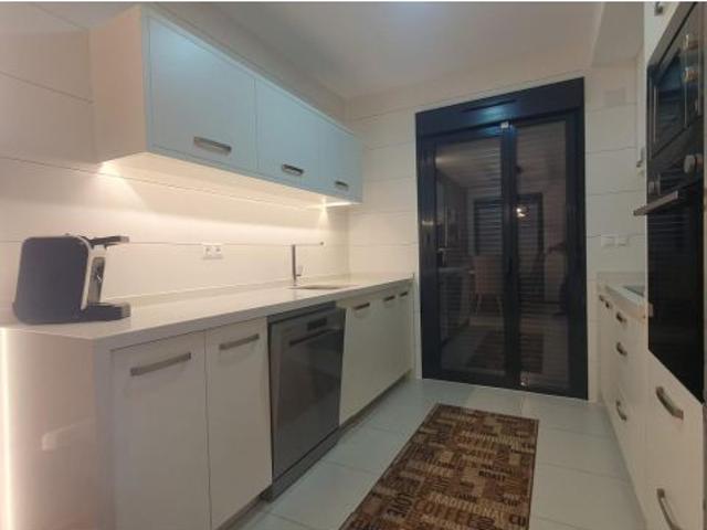 PRECIOSO Y LUJOSO QUAD CON PISCINA COMUNITARIA Y GARAJE PRIVADO