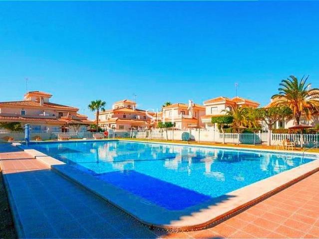 Precioso, amplio y luminoso ático con vistas espectaculares. 122m² Orihuela Costa