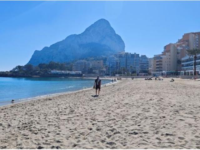 Precioso apartamento con vistas al mar y a la montaña