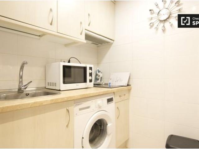 Precioso apartamento de 1 dormitorio con balcón en alquiler en Charmartín