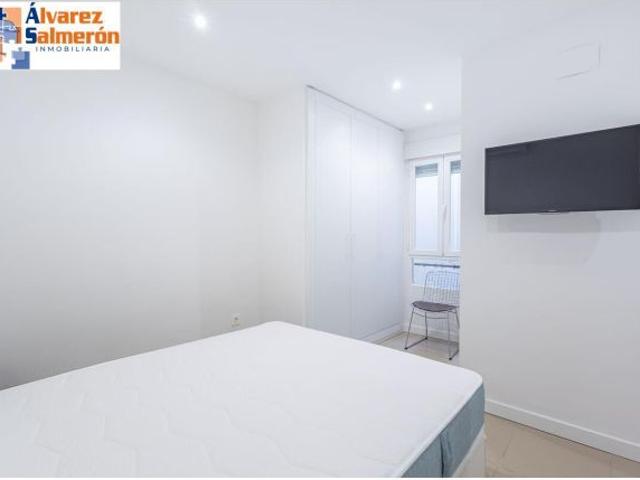 PRECIOSO APARTAMENTO EN ALQUILER EN REYES CATÓLICOS, EN PLENO CENTRO HISTÓRICO DE LA CIUDAD