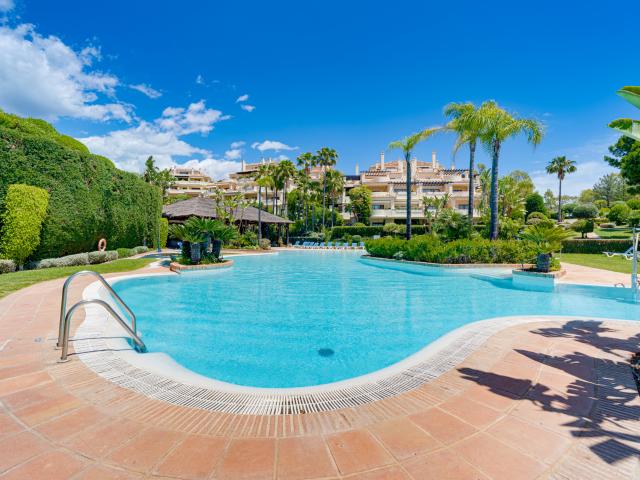 Precioso Apartamento en planta baja reformado en exclusiva Capanes del Golf