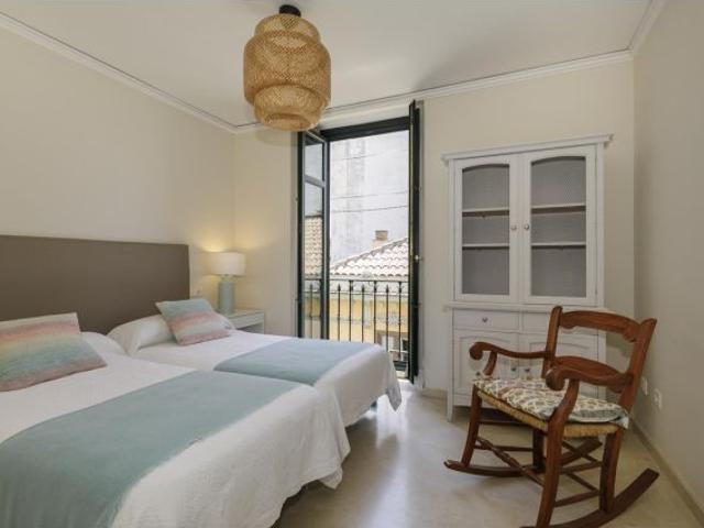 Precioso apartamento reformado en Gran Vía, pleno centro de Granada