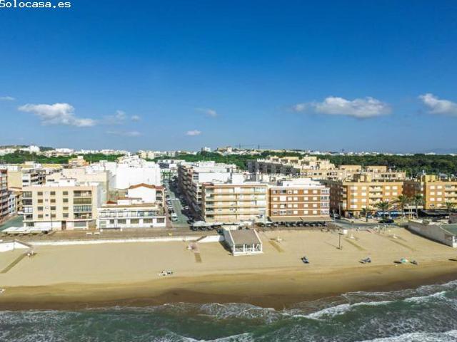 Precioso apartamento reformado junto a la playa con garaje
