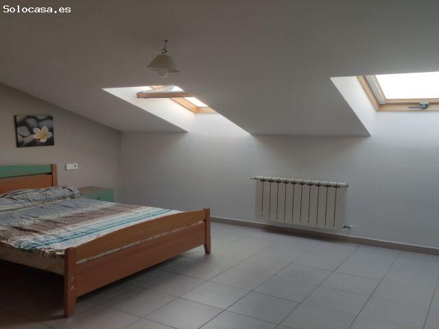 PRECIOSO ATICO EN CUATROVIENTOS, PONFERRADA LEON disponible a partir del 1 de agosto