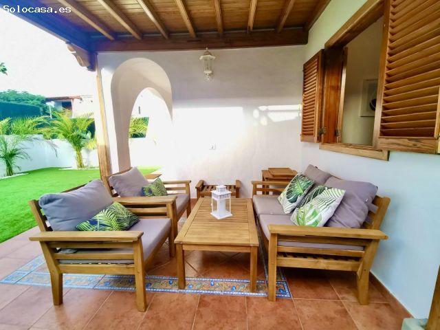 Precioso bungalow con espaciosa terraza privada en la Avenida central de Playa del Ingles