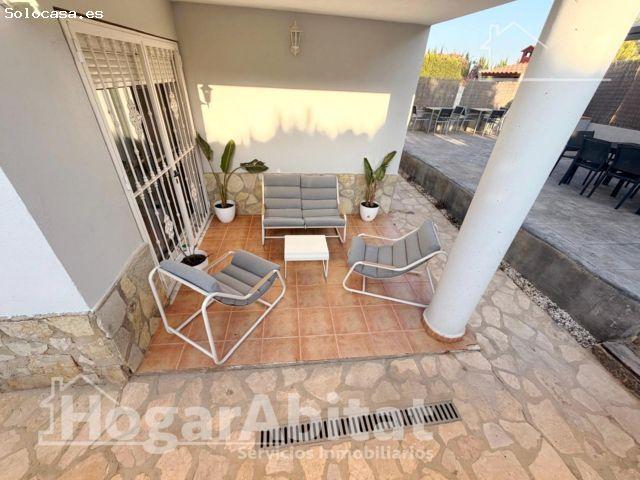 PRECIOSO CHALET CON PISCINA, GARAJE, BARBACOA Y TERRAZA