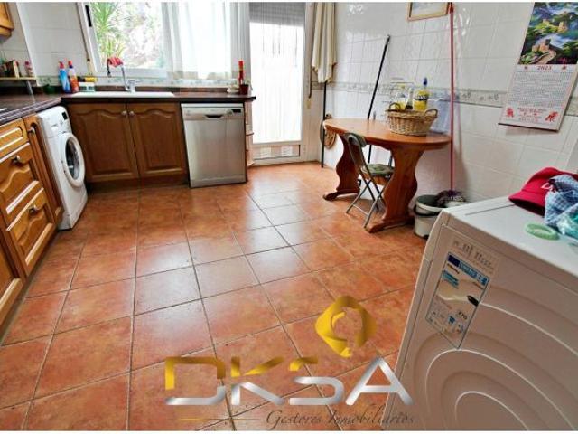 Precioso chalet adosado con piscina comunitaria a un paso de la playa de Burriana