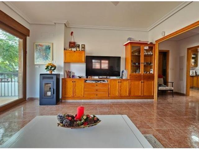 PRECIOSO CHALET EN LOS ALCAZARES