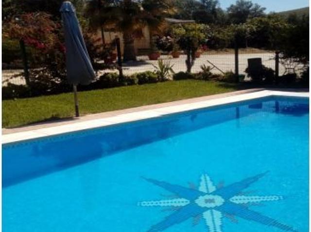 PRECIOSO CHALET EN SANTAELLA