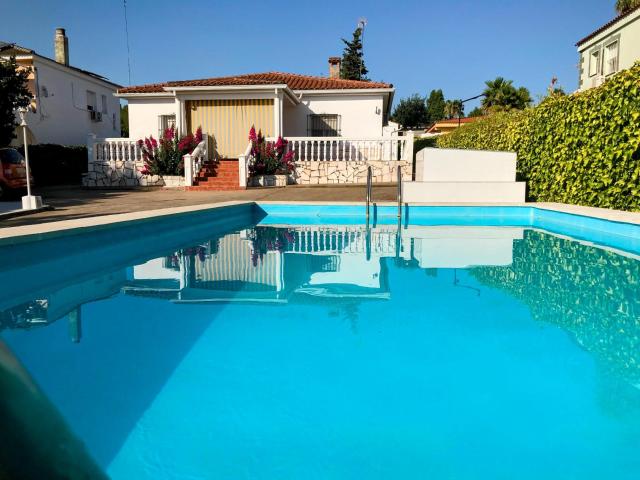 Precioso Chalet independiente en Urbanización Las Rozas