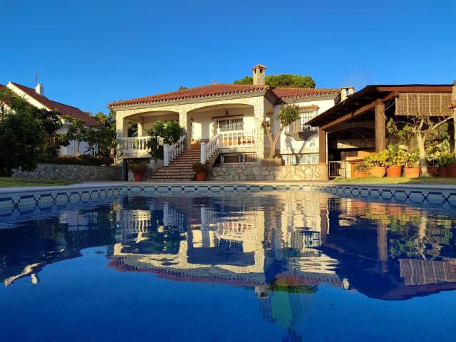 PRECIOSO CHALET INDEPENDIENTE EN LA COLONIA SAN MIGUEL