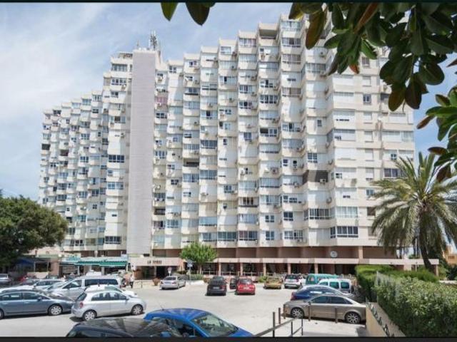 Precioso estudio reformado en La Colina Torremolinos, con vistas al mar