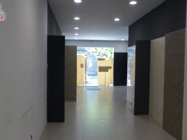 PRECIOSO LOCAL COMERCIAL ACONDICIONADO EN LO MEJOR DEL COUTO
