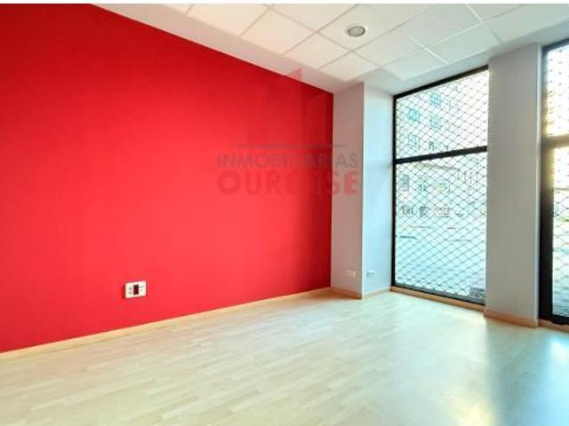 PRECIOSO LOCAL COMERCIAL EN EL CENTRO DE OURENSE