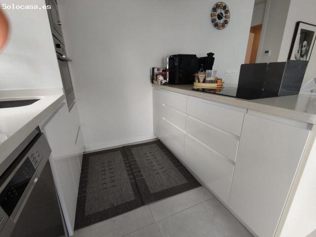 Precioso piso de dos dormitorios dos baños en urbanización cerrada con piscina, parking y trastero