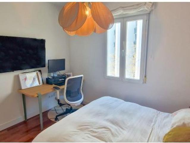 Precioso piso reformado con tres dormitorios, despacho y dos baños, 5ª planta con orientación Este
