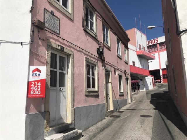 Prédio 218m² Porto Salvo e Barcarena