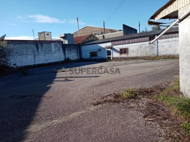 Prédio com mais de 4.000 m² para investimento