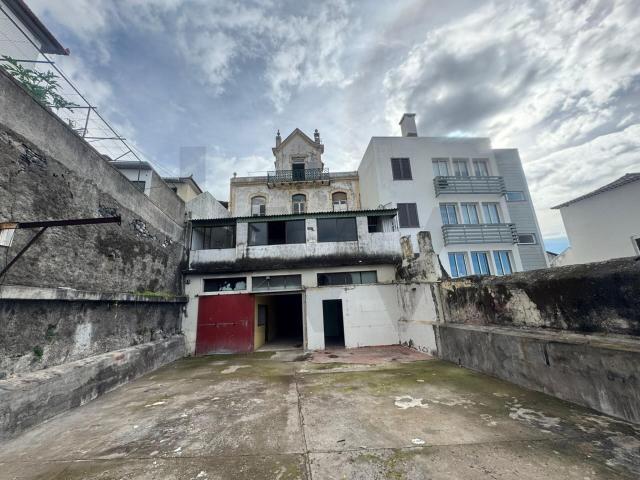 Prédio T12 para renovar em Santa Luzia 250m² Santa Luzia Funchal