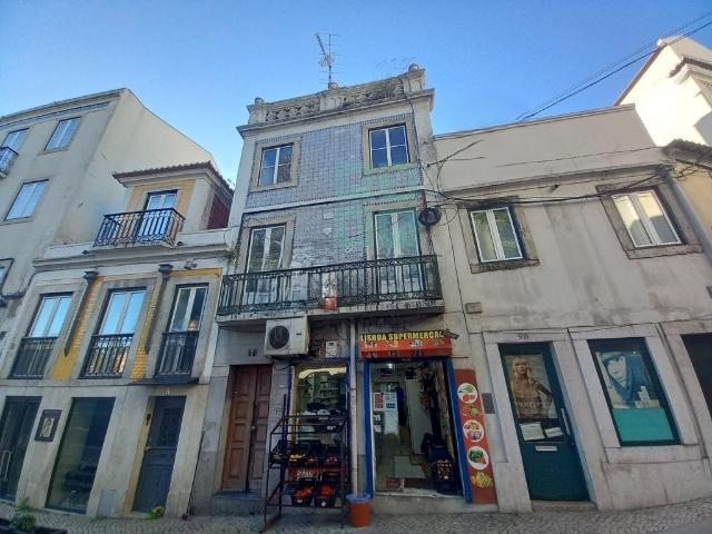 Prédio com loja e 2 apartamentos em Alcântara 193m² Alcântara