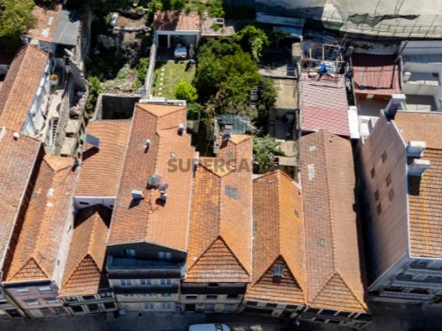 Prédio com Potencial na Rua do Bonjardim Coração da Baixa do Porto