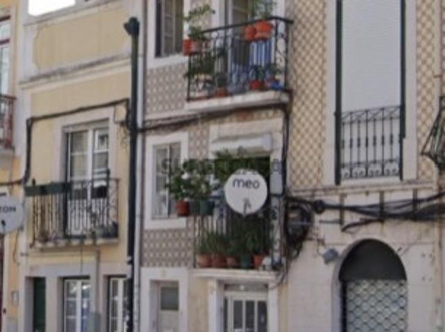 Prédio com rendimento nos Anjos | Wallis Real Estate