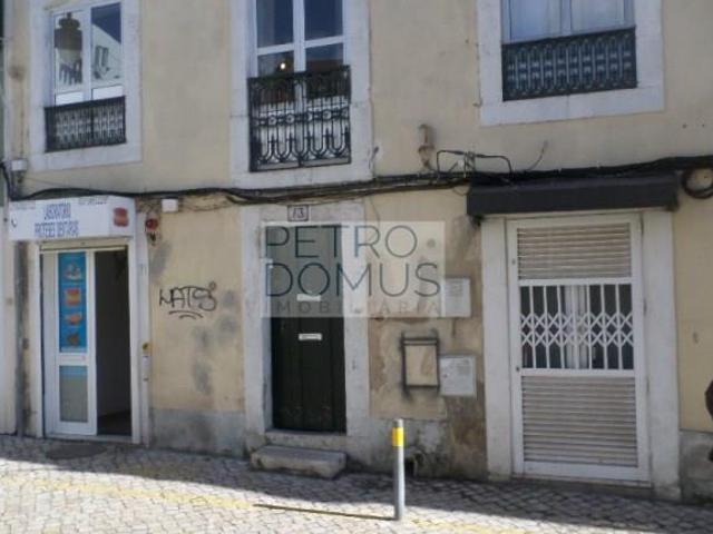 Predio Com Rentabilidade 0m² Sacavém e Prior Velho
