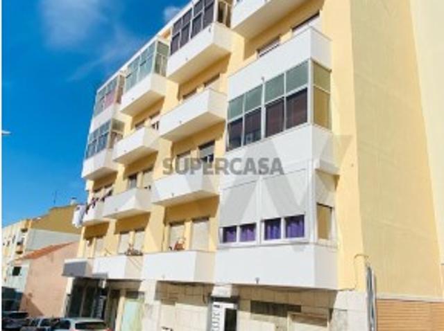 Prédio com 22 Frações T2 | Rentabilidade Estável | Brandoa, Amadora