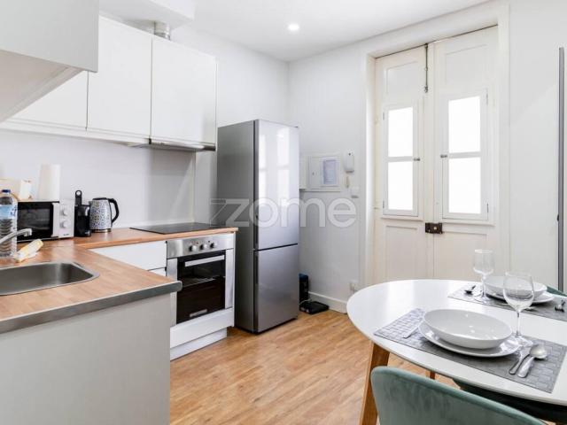 Prédio com rendimento imediato superior a 6,2%, Porto