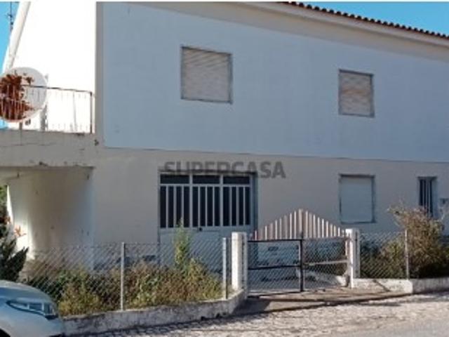 Prédio com 2 Pisos, Melides