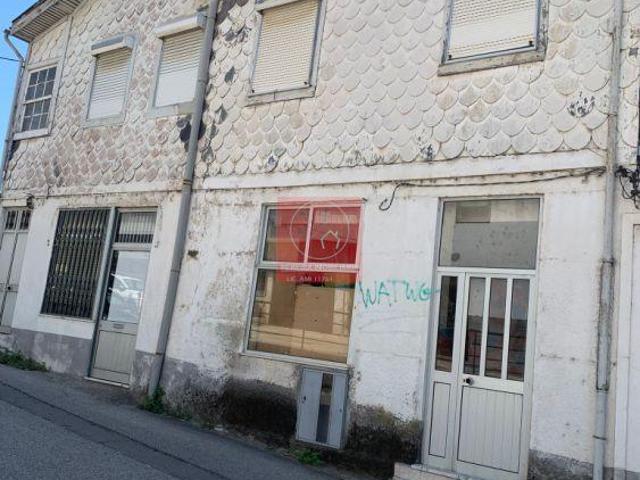 Prédio com 3 habitações no Peso da Régua | 26083539757