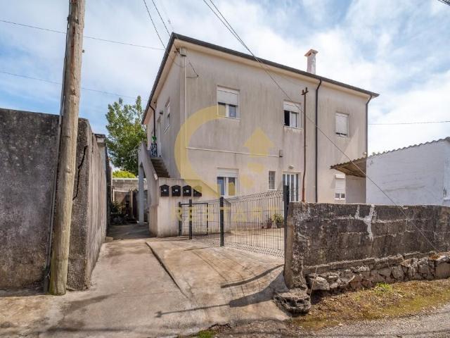 Prédio com 4 Apartamentos T1