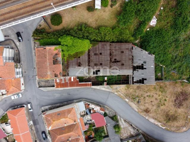 Prédio com 5 Pavimentos c/ hipótese construção de Habitação ou Turismo