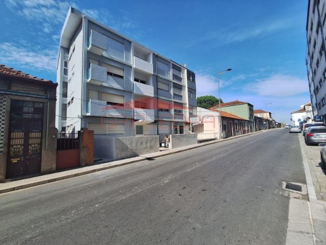 Prédio com 3 apartamentos centro Gaia