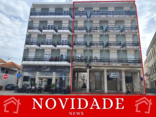 Prédio com 8 Apartamentos +1 Espaço Comercial
