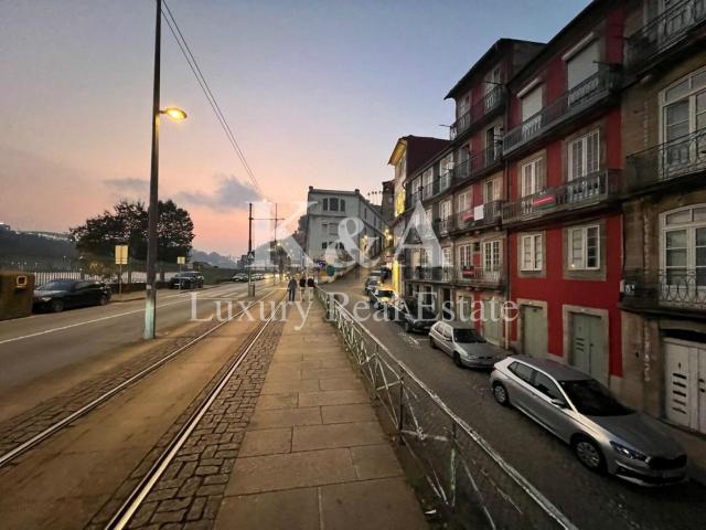 Prédio, Cedofeita Santo Ildefonso Sé Miragaia São Nicolau Vitória