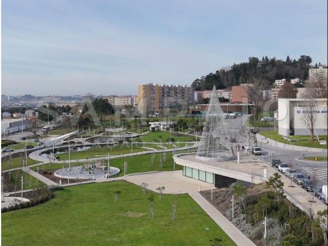 Prédio, Centro de Gondomar, São Cosme Valbom Jovim