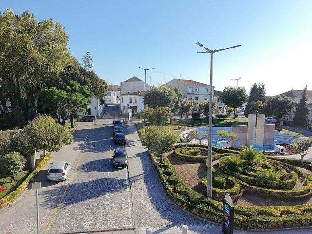 Prédio, Centro de Gondomar, São Cosme Valbom Jovim