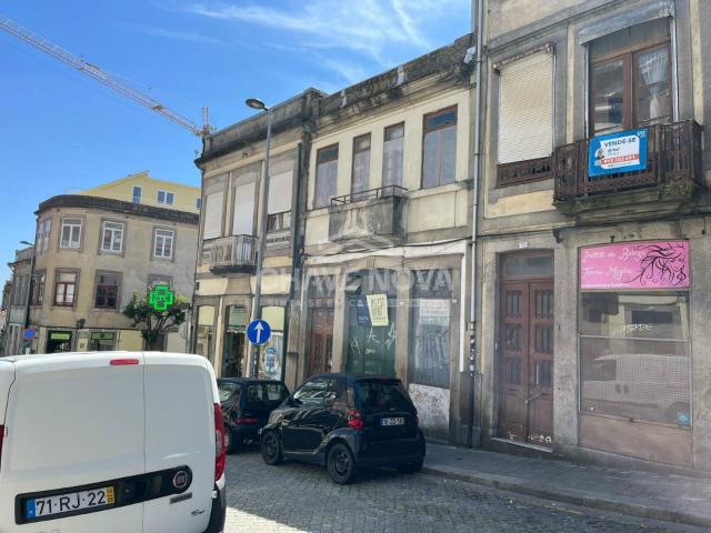 Prédio c/Projecto de Reabilitação no Porto