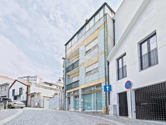 Prédio à venda em Vila Nova de Gaia